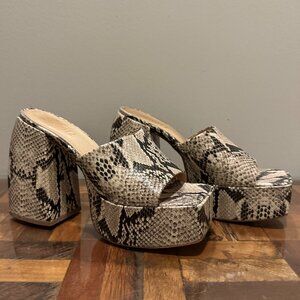 Schutz - Aretha Platform Snake Print Sandal - Size 7.5 - similar to SW and Chloe